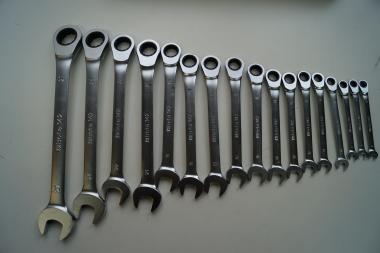 Set, 17 pcs., of combination horn wrenches with reversible ratchet (item 142) BE 142/S17 