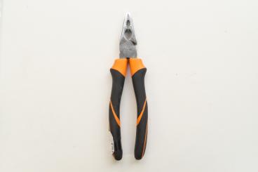 BE 1150BM/220 Beta Universalzangen, verchromt, poliert, Griffe aus Bimaterial 