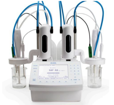 Potentiometrischer Titrator mit einer Pumpe und zwei Analog Boards, 230 V 