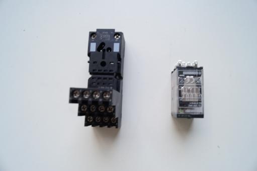 Relais RXM4AB2BD+RXZE2S114M 